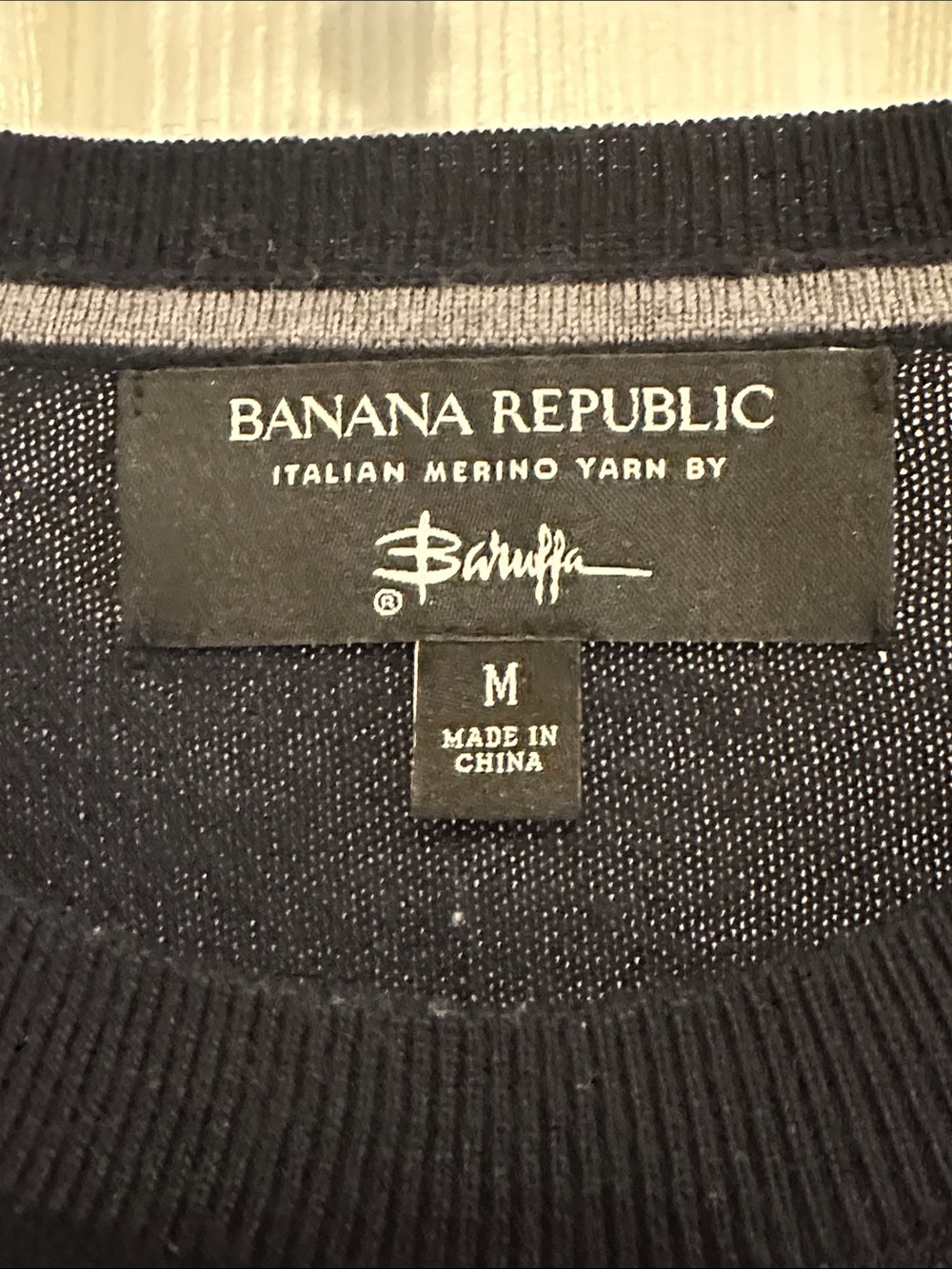 Banana Republic Italian Merino Baruffa Wool Men’s Dark Navy Crewneck Sweater - Picture 2 of 3